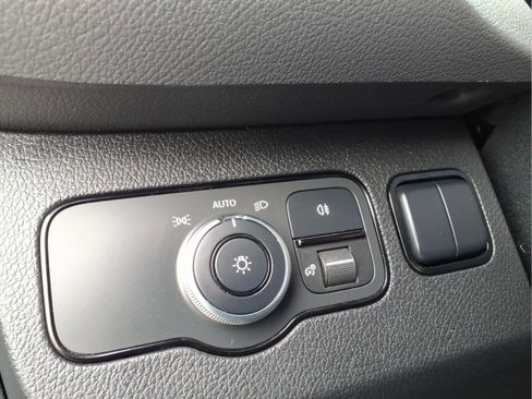 Used 2019 Mercedes-Benz Sprinter 144 Cargo image 15