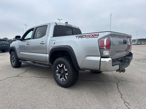 Used 2023 Toyota Tacoma TRD Off-Road AWD/4WD image 4