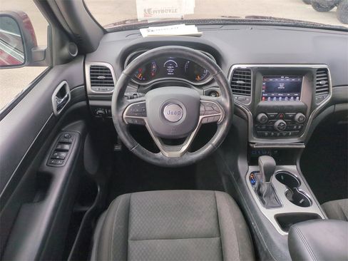 Used 2020 Jeep Grand Cherokee Laredo image 18