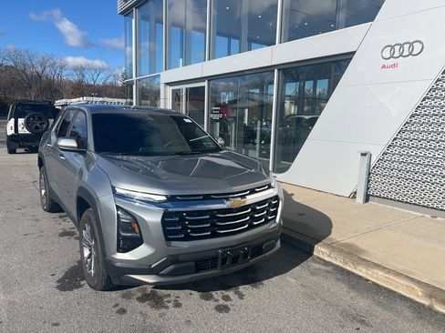 Used 2026 Chevrolet Equinox LT image 2