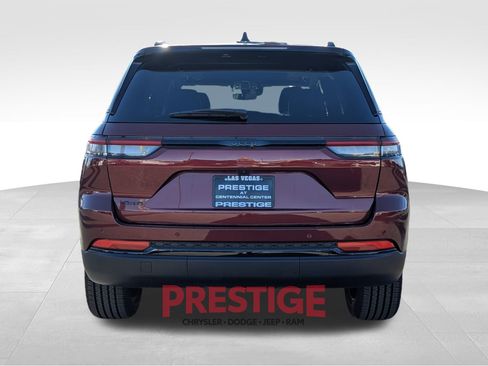 New 2025 Jeep Grand Cherokee 4WD image 6