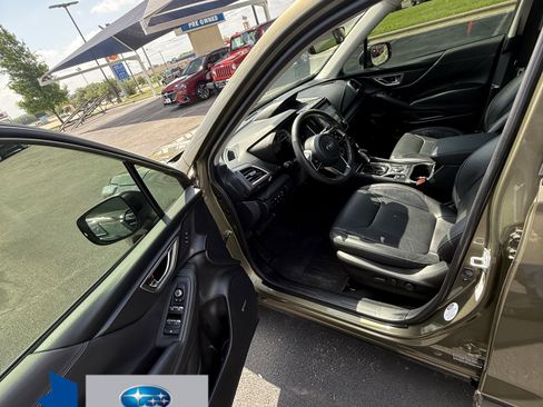 Used 2023 Subaru Forester Touring AWD/4WD image 18