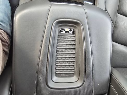 Used 2020 Cadillac Escalade Platinum AWD/4WD image 33