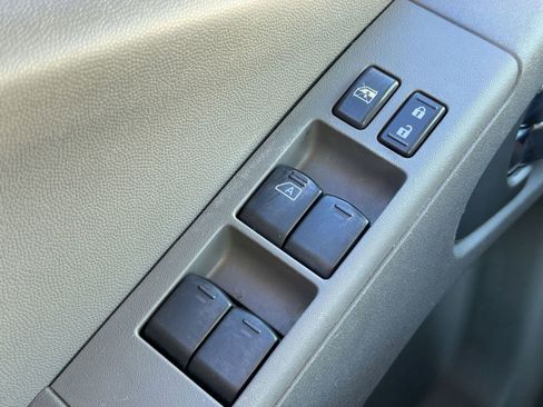 Used 2017 Nissan Frontier SV w/ SV Value Truck Package image 11