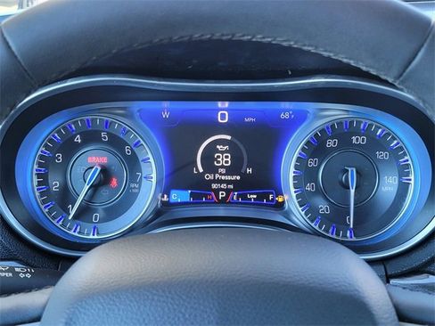 Used 2022 Chrysler 300 Touring image 15