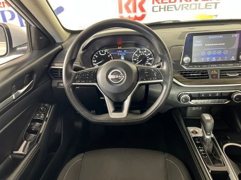Used 2023 Nissan Altima 2.5 SV image 15