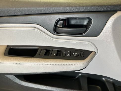 Used 2019 Honda Odyssey EX image 18