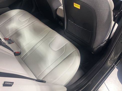 New 2025 Hyundai Elantra Limited FWD image 26
