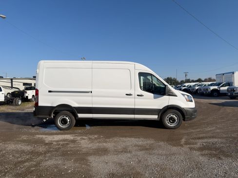 New 2026 Ford Transit 250 148 Medium Roof RWD image 4