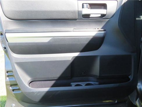 Used 2016 Toyota Tundra SR5 AWD/4WD image 12