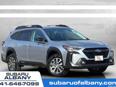 Used 2025 Subaru Outback Premium image 1