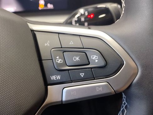 New 2025 Volkswagen Tiguan SE image 23