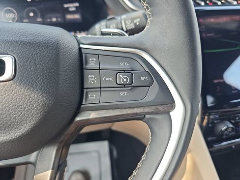 Used 2024 Jeep Grand Cherokee Limited 4xe AWD/4WD image 18