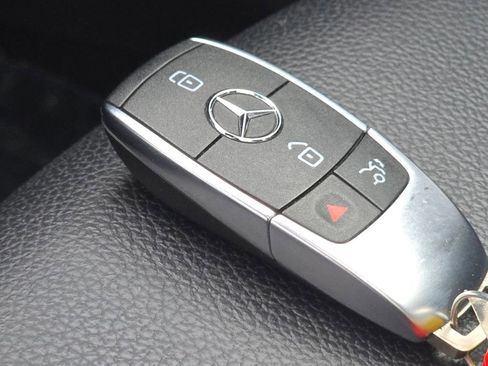 Certified 2021 Mercedes-Benz GLA 250 4MATIC image 34