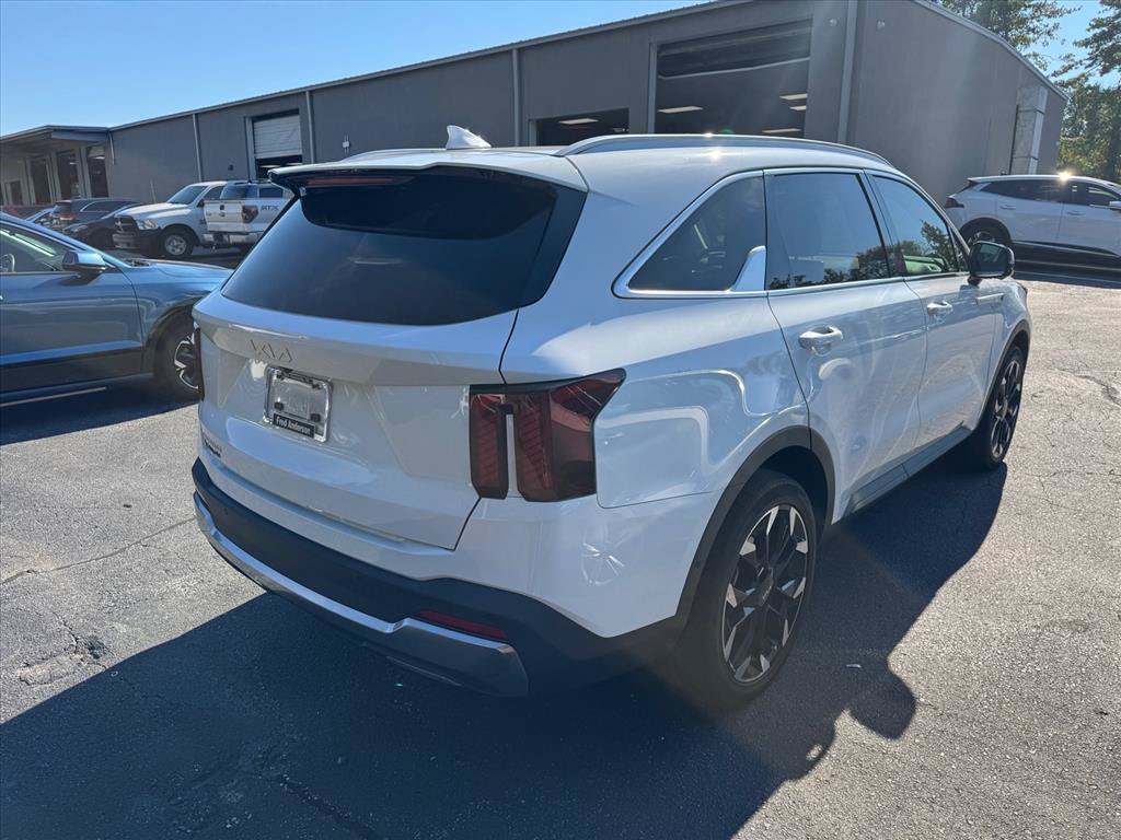 Certified 2025 Kia Sorento SX FWD image 5