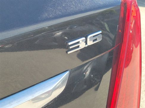 Used 2018 Cadillac XT5 Luxury w/ Driver Awareness Package image 13