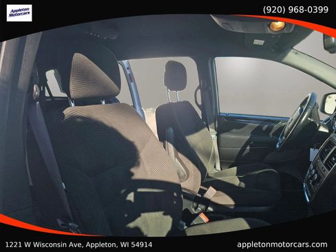 Used 2020 Dodge Grand Caravan SE image 22