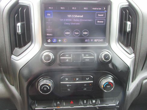 Used 2020 Chevrolet Silverado 1500 LT w/ Trailering Package RWD image 15