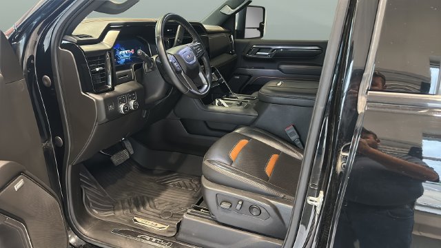 Used 2024 GMC Sierra 2500 AT4 AWD/4WD image 7