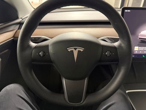 Used 2023 Tesla Model Y Long Range AWD/4WD image 10