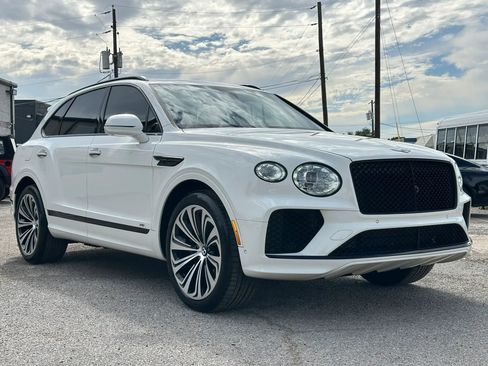 Used 2021 Bentley Bentayga AWD/4WD image 14