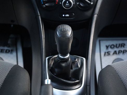 Used 2013 Hyundai Accent GS FWD image 38