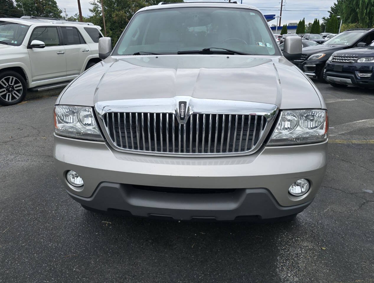 Used 2005 Lincoln Aviator AWD image 8