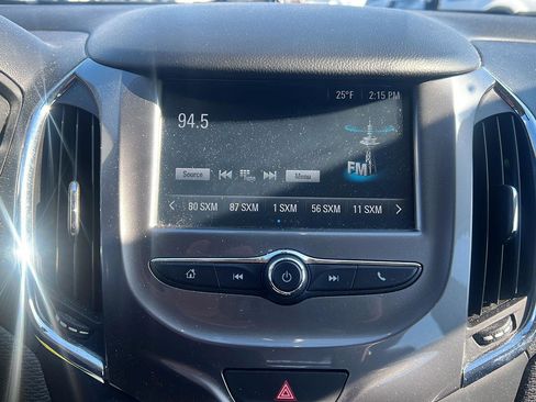 Used 2017 Chevrolet Cruze LT image 19