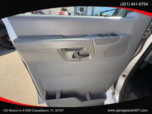 Used 2003 Ford E-150 and Econoline 150 Commercial Van 3D image 10