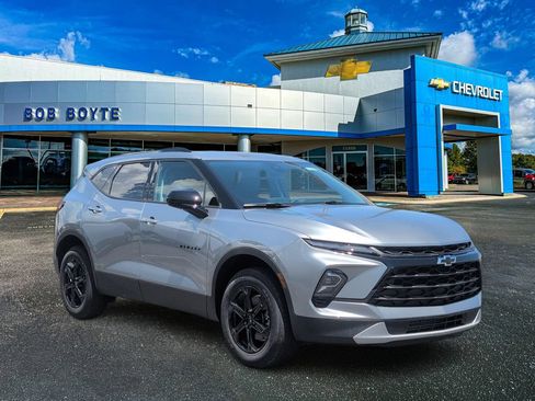 New 2026 Chevrolet Blazer LT w/ Convenience Package FWD image 9