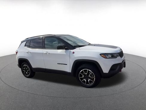 Used 2025 Jeep Compass Trailhawk w/ Trailer Tow Group image 2