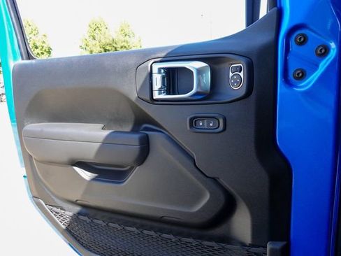 New 2025 Jeep Wrangler Rubicon w/ Technology Group image 15