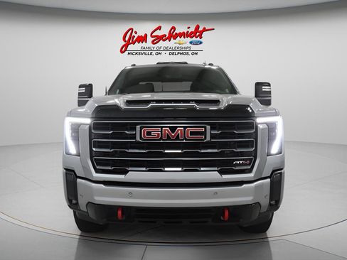 Used 2025 GMC Sierra 2500 AT4 w/ Technology Package image 3
