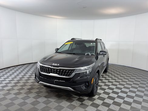 Certified 2023 Kia Seltos Nightfall Edition image 2