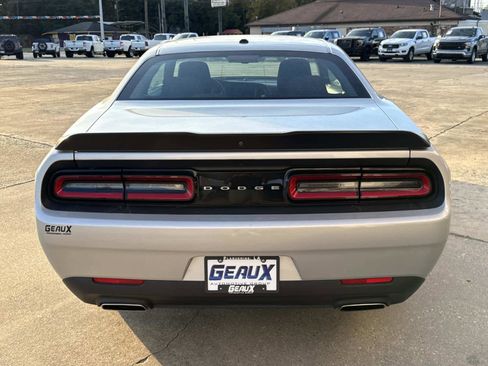Used 2023 Dodge Challenger SXT image 10