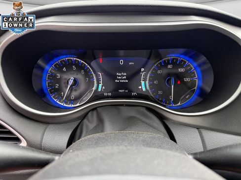 Used 2025 Chrysler Pacifica Select FWD image 24