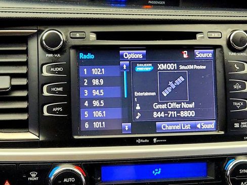 Used 2015 Toyota Highlander XLE AWD/4WD image 19