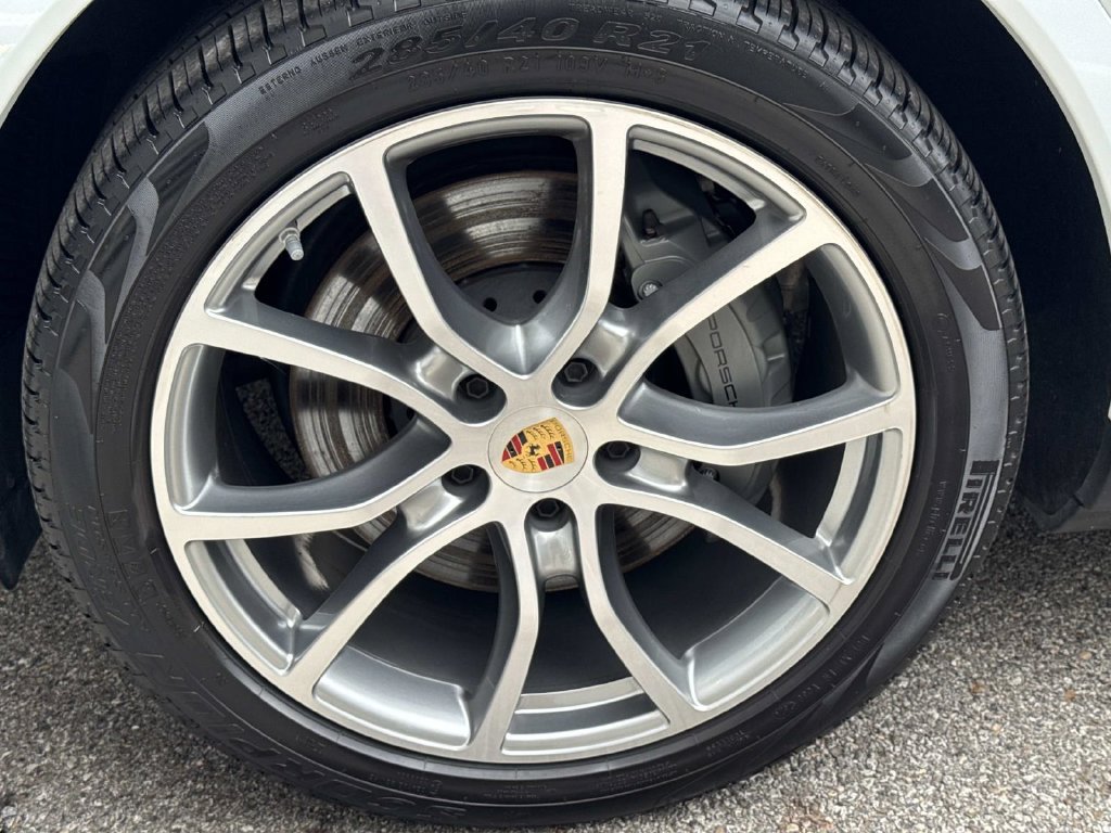 Certified 2023 Porsche Cayenne S Platinum AWD/4WD image 11