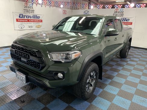 Used 2022 Toyota Tacoma TRD Off-Road w/ Technology Package image 1