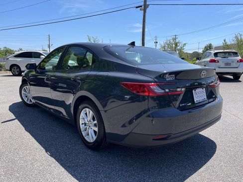 Used 2025 Toyota Camry LE FWD image 5
