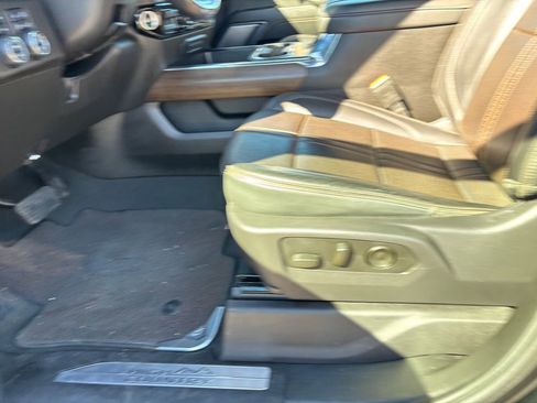 Used 2024 Chevrolet Silverado 3500 High Country w/ High Country Premium Package image 25