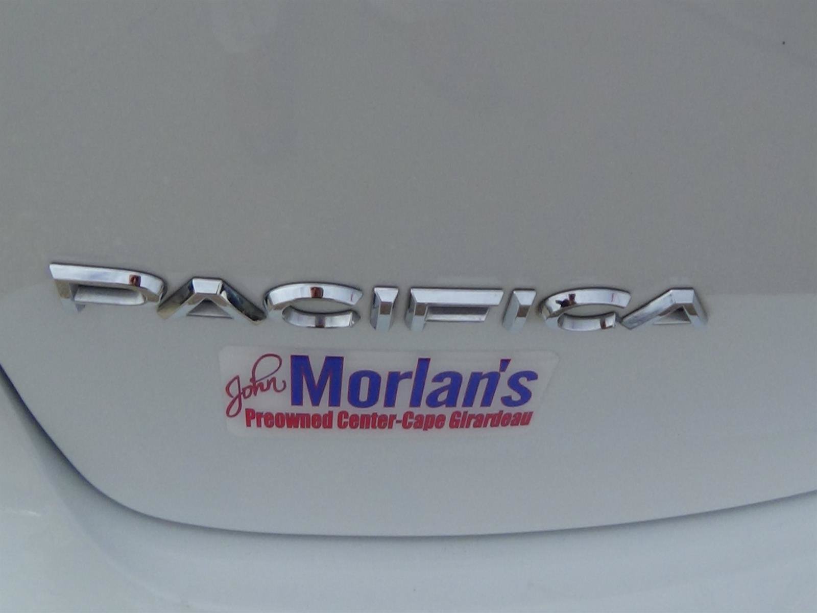 Certified 2025 Chrysler Pacifica Select FWD image 10