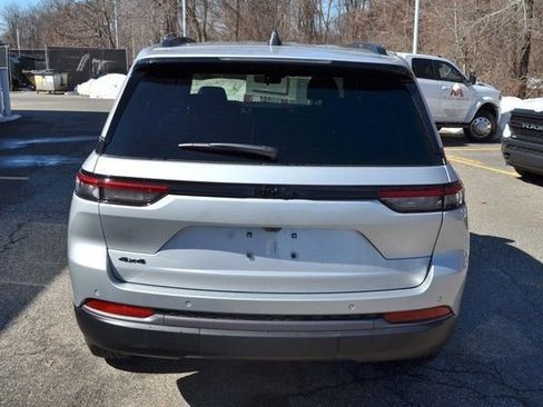 New 2026 Jeep Grand Cherokee Altitude image 7