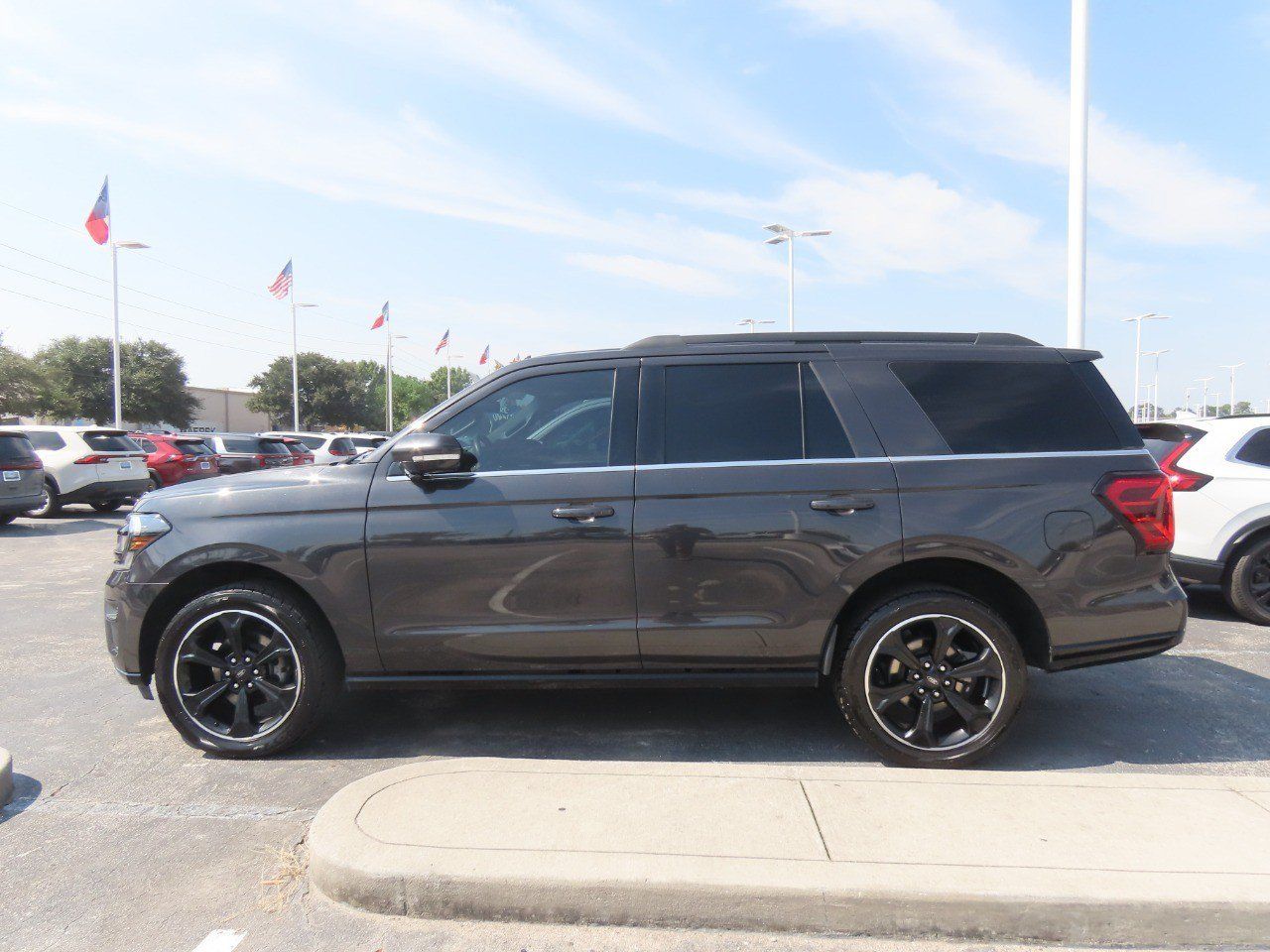 Used 2023 Ford Expedition Limited RWD image 7