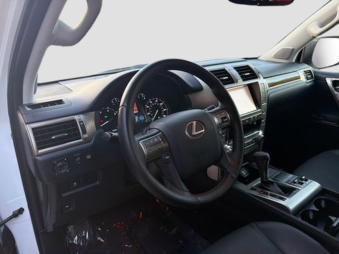 Used 2017 Lexus GX 460 image 24