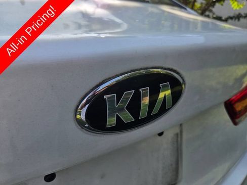 Used 2018 Kia Optima LX w/ 17" Alloy Wheels Package FWD image 4