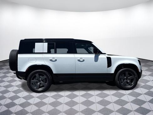 New 2026 Land Rover Defender 110 X-Dynamic SE AWD/4WD image 7