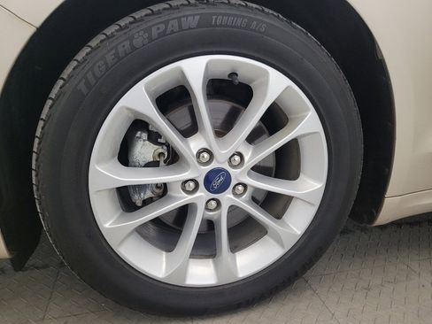Used 2019 Ford Fusion SE FWD image 31