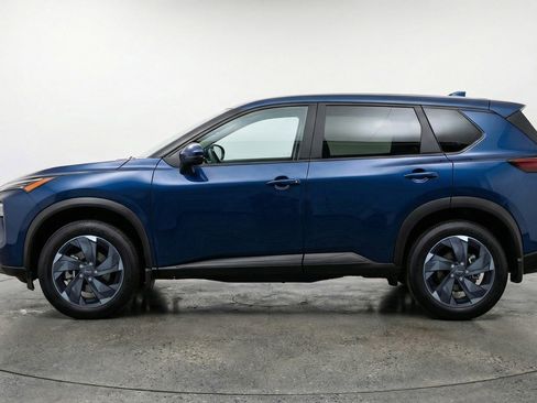 Used 2025 Nissan Rogue SV image 5