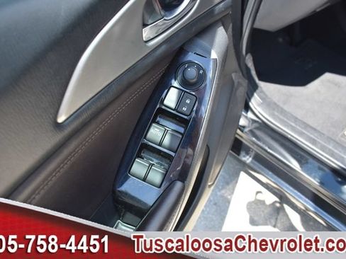 Used 2018 MAZDA MAZDA3 Touring FWD image 19